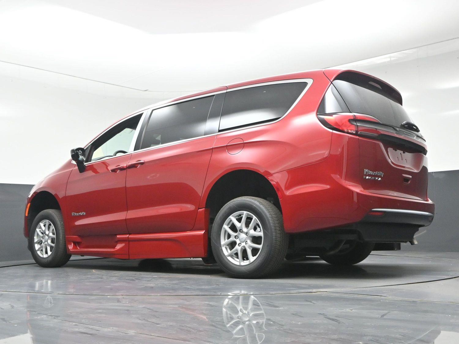 New 2027 Chrysler Pacifica Select