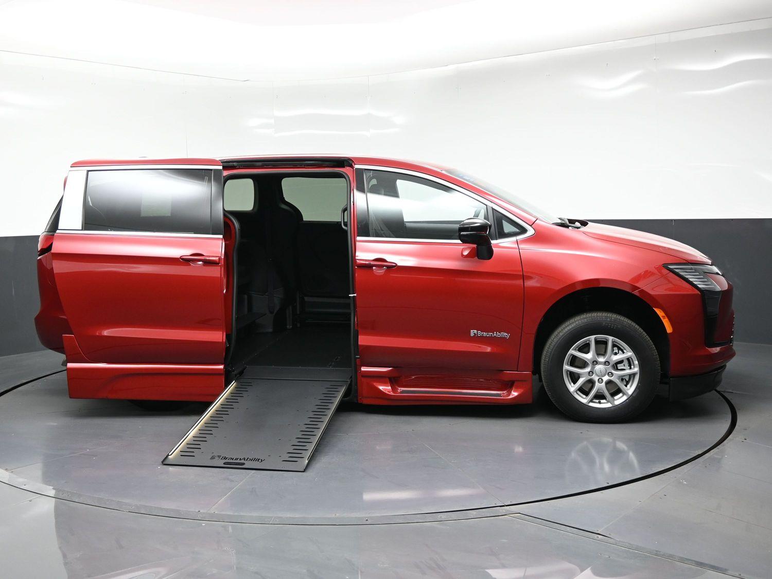 New 2027 Chrysler Pacifica Select