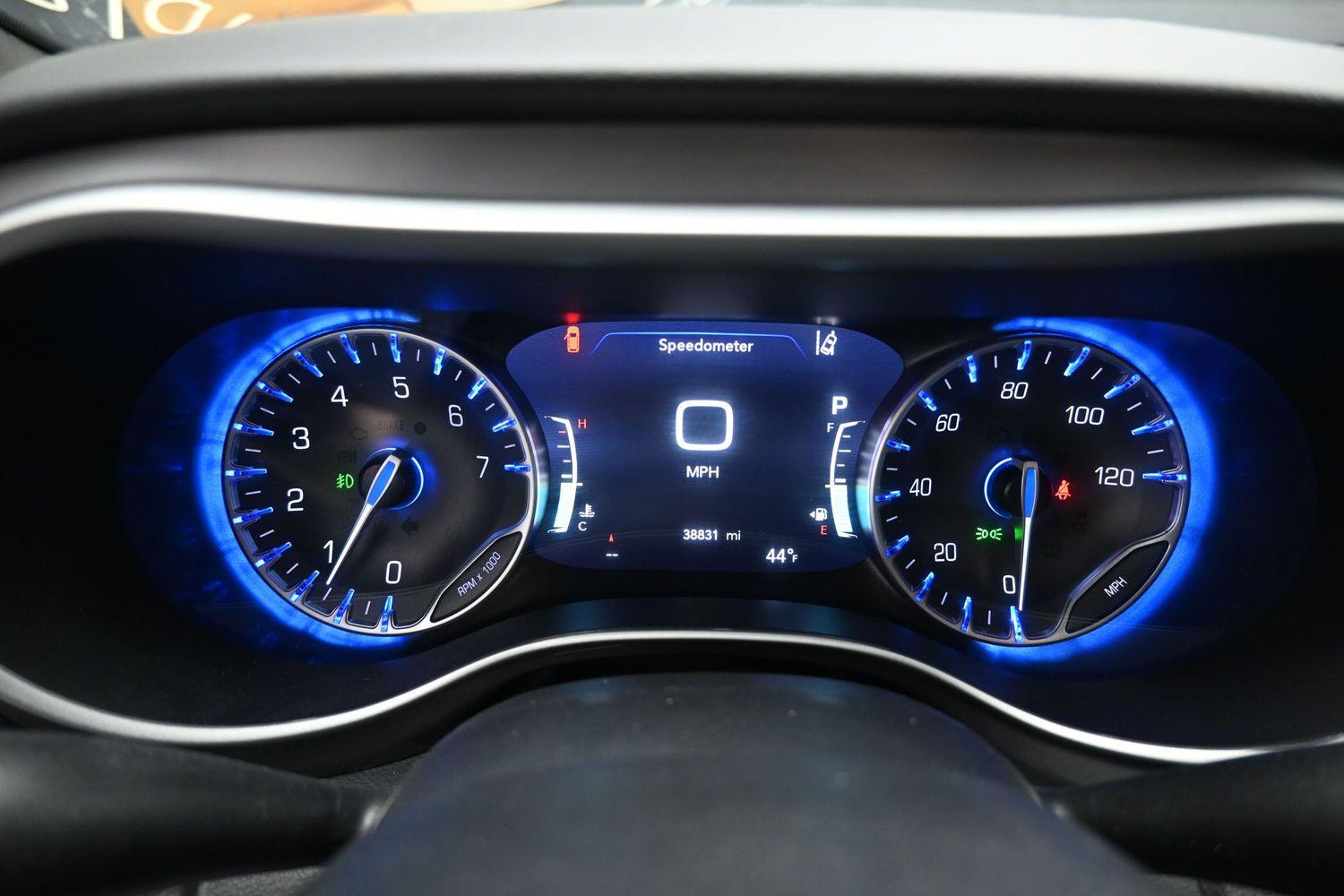 Certified Pre-Owned 2025 Chrysler Pacifica Select