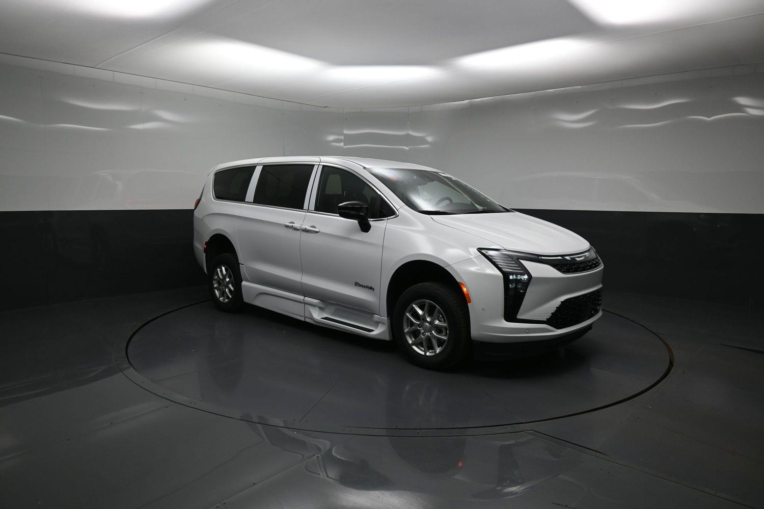 New 2027 Chrysler Pacifica Select