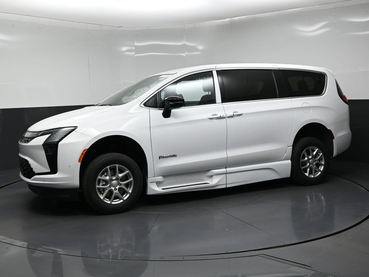 New 2027 Chrysler Pacifica Select