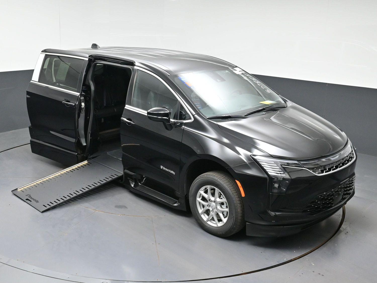 New 2027 Chrysler Pacifica Select