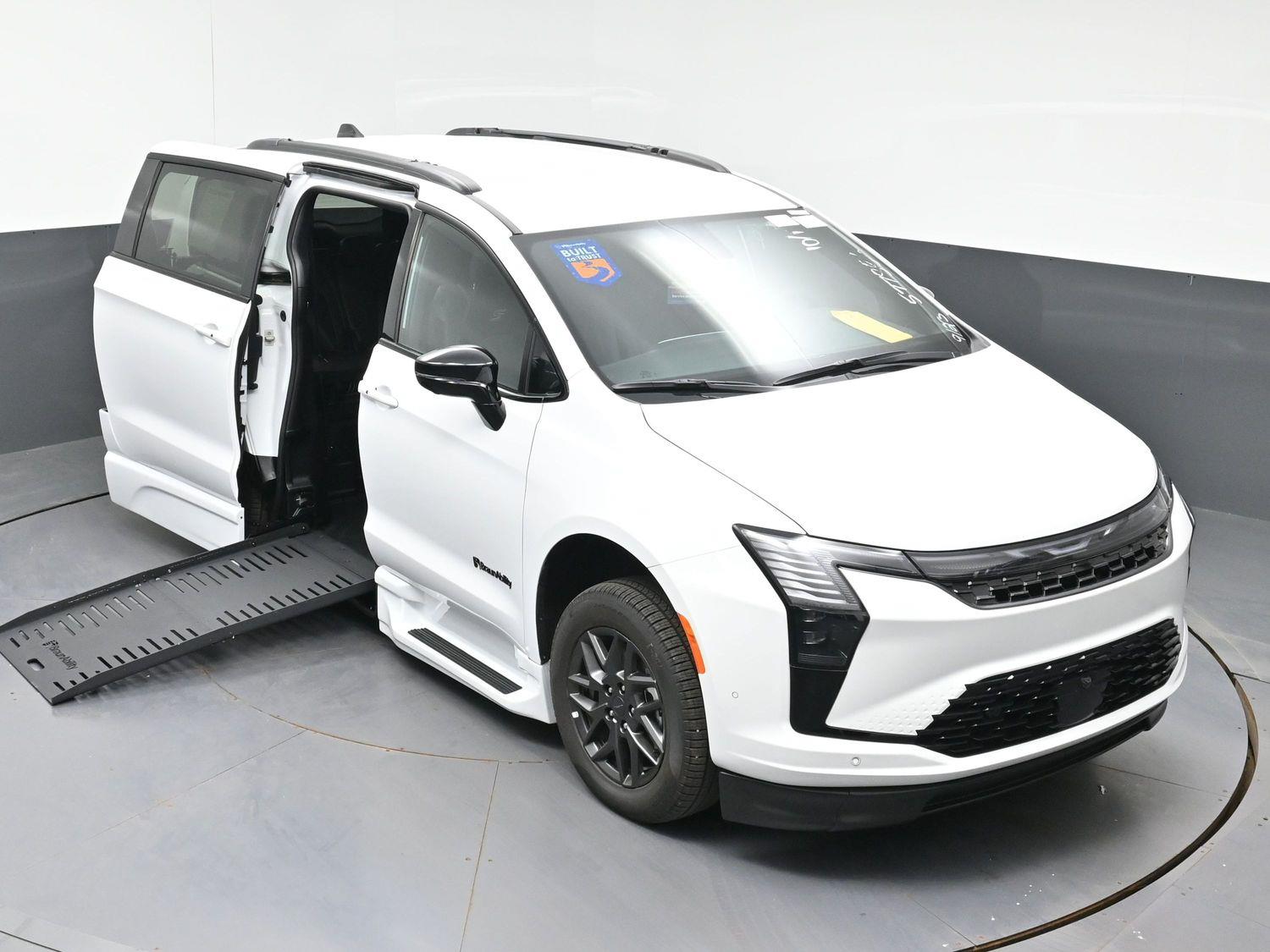 New 2027 Chrysler Pacifica Select