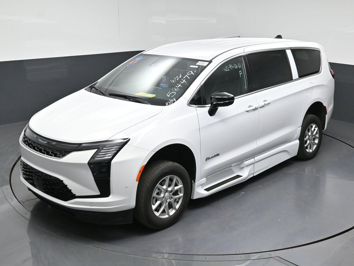 New 2027 Chrysler Pacifica Select