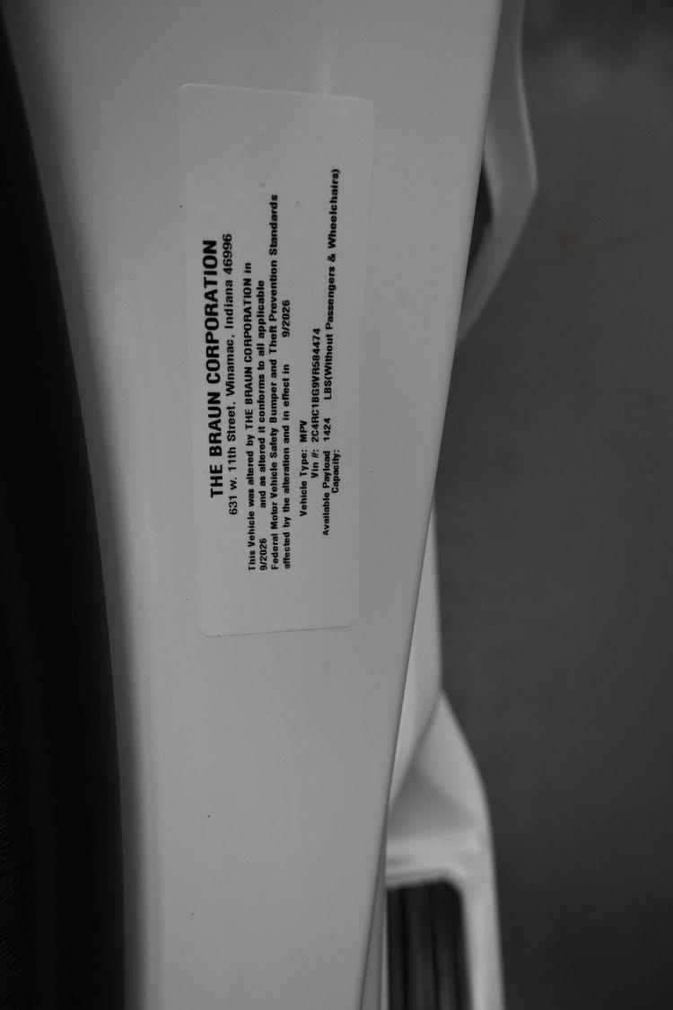 New 2027 Chrysler Pacifica Select