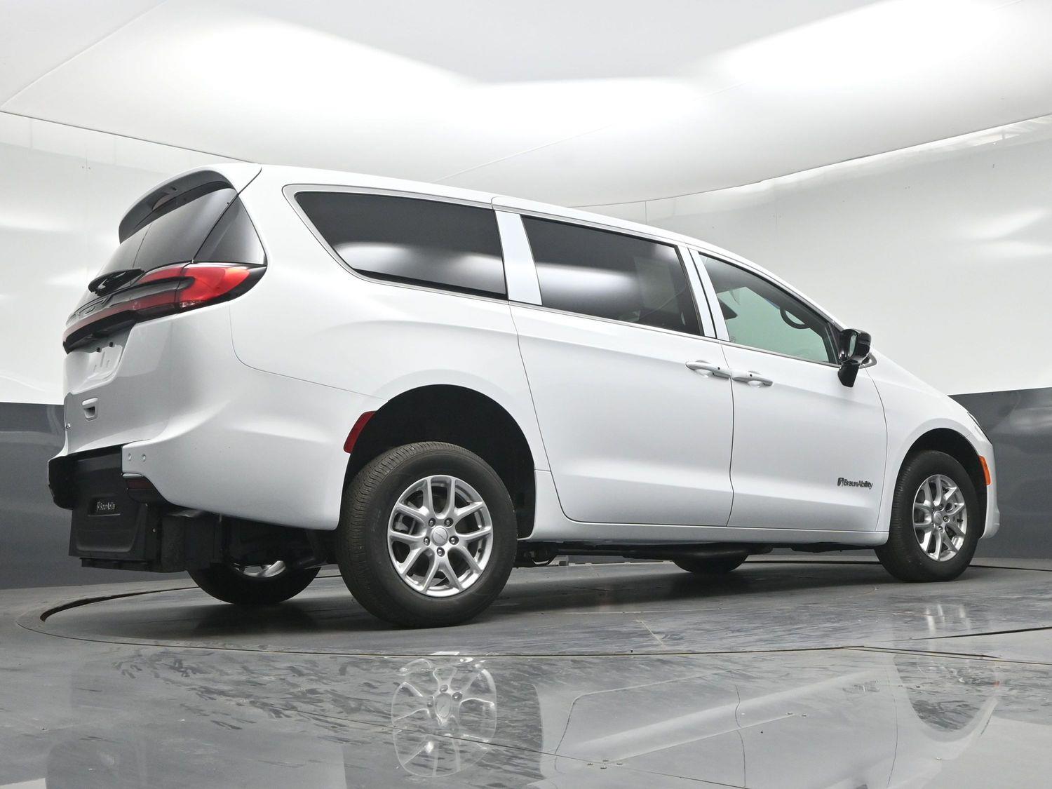 New 2027 Chrysler Pacifica Pacifica