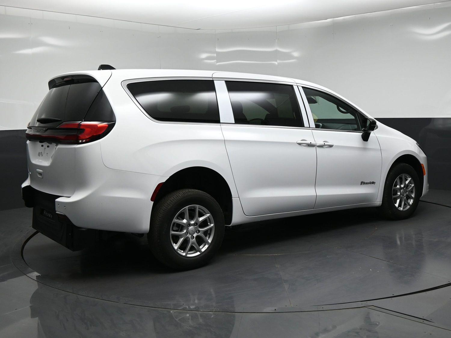 New 2027 Chrysler Pacifica Pacifica