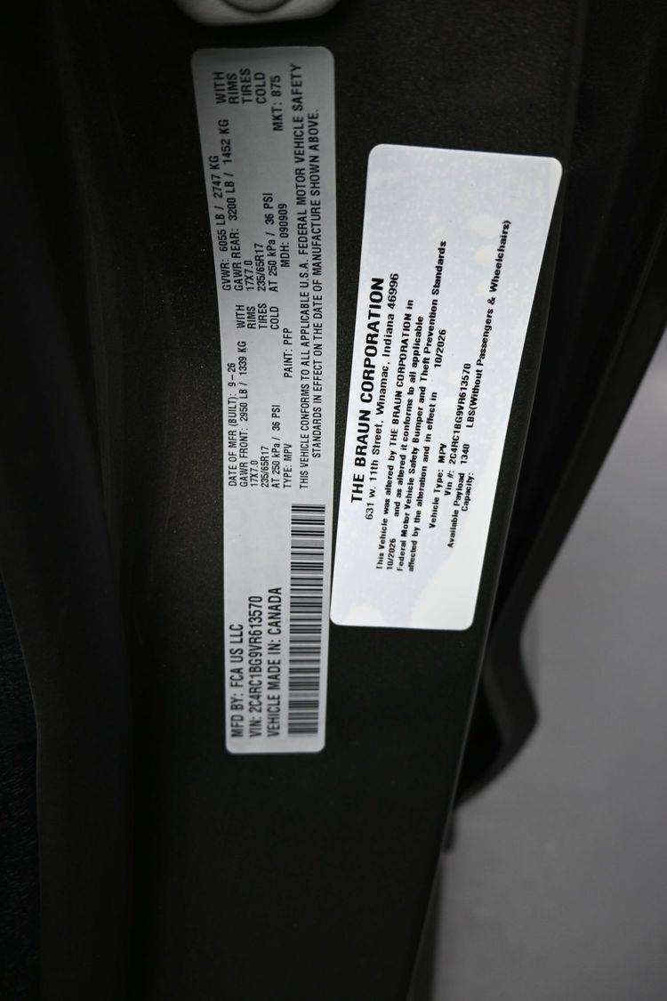 New 2027 Chrysler Pacifica Select