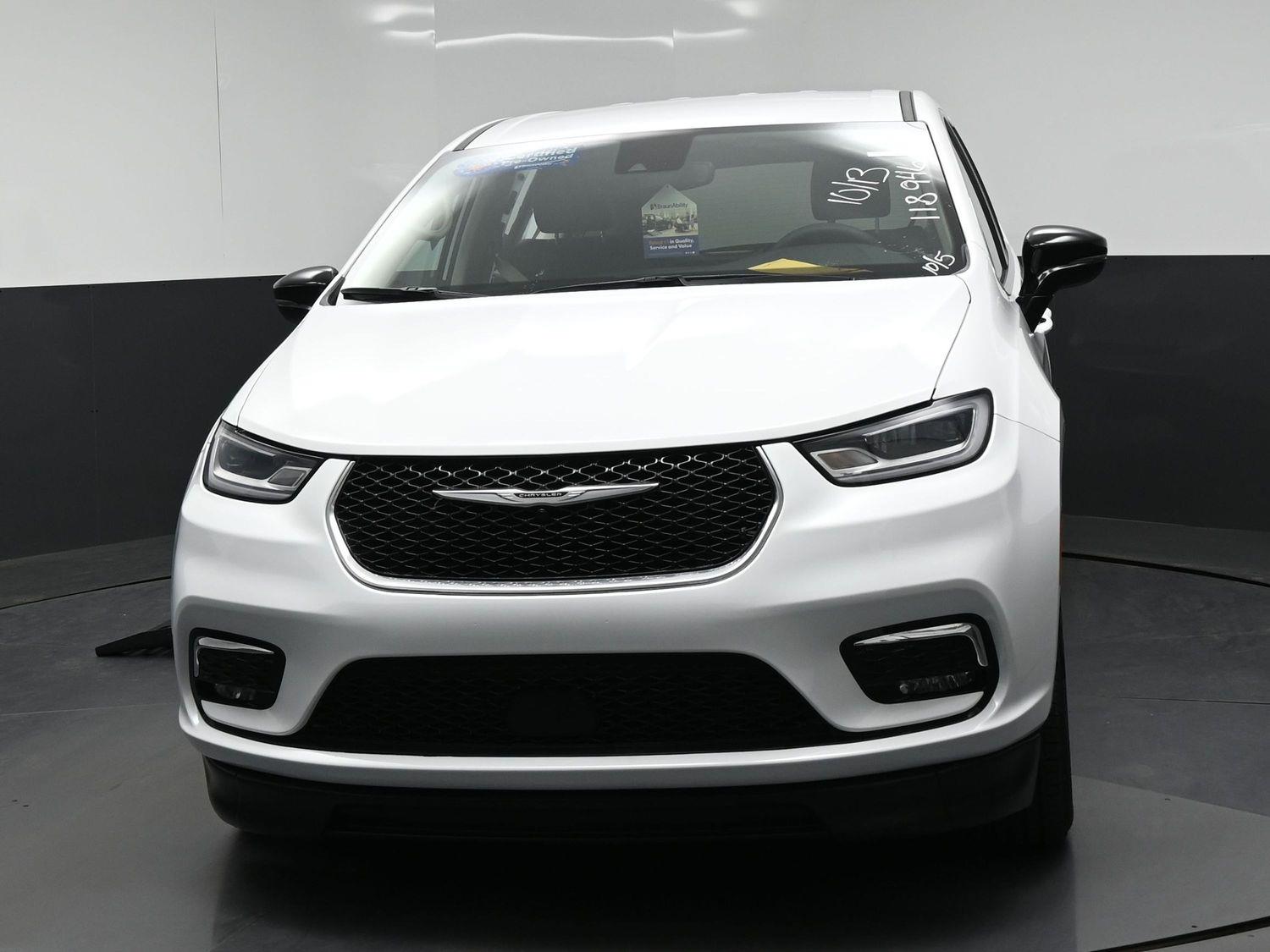 Certified Pre-Owned 2024 Chrysler Pacifica Touring L