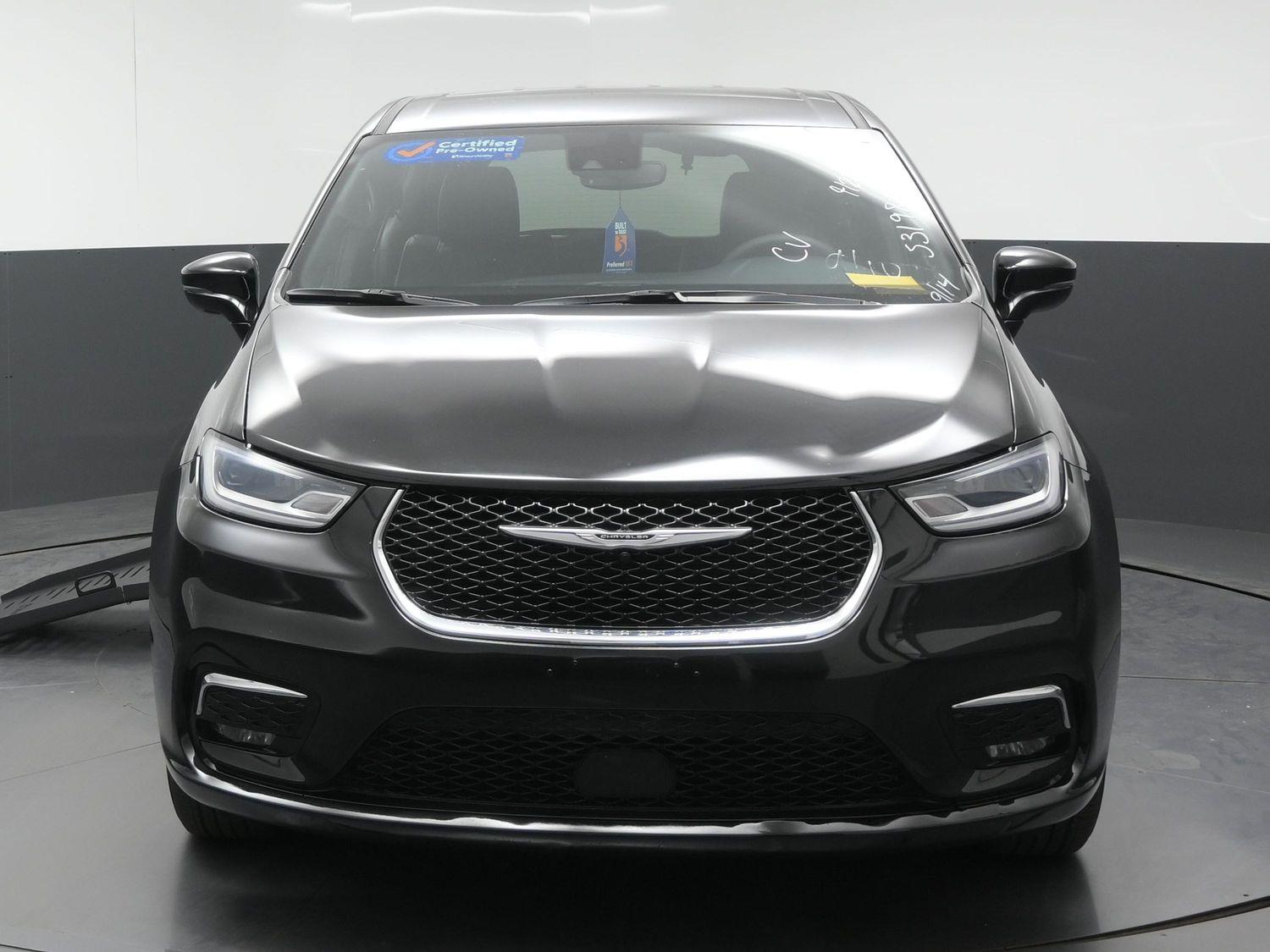 Certified Pre-Owned 2025 Chrysler Pacifica Select