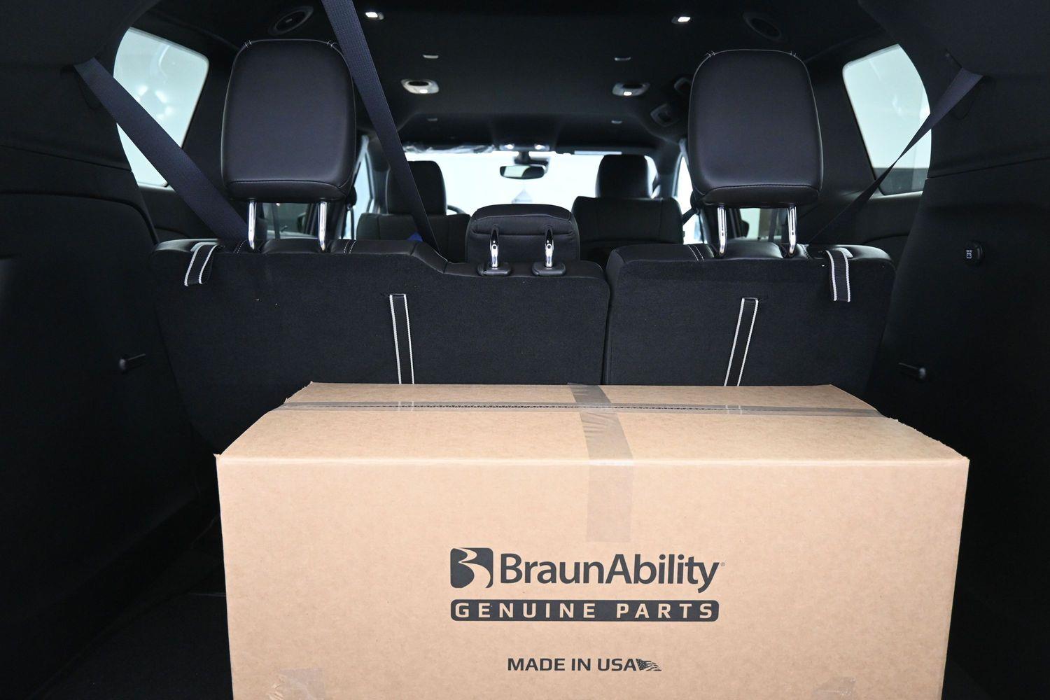 New 2026 Chrysler Pacifica Select Safety