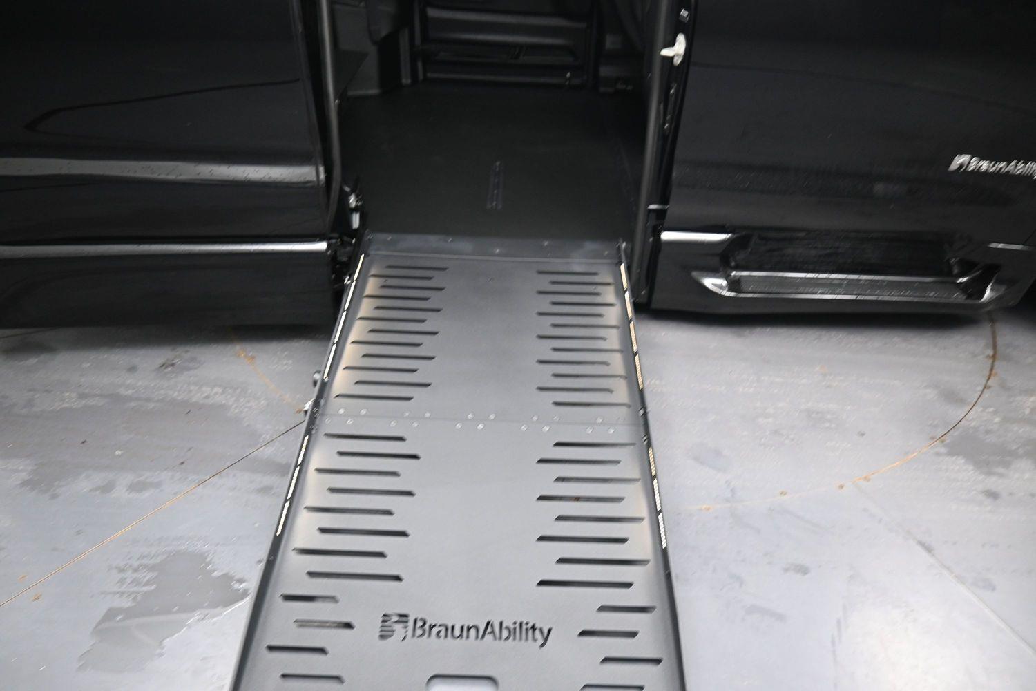 New 2027 Chrysler Pacifica Select