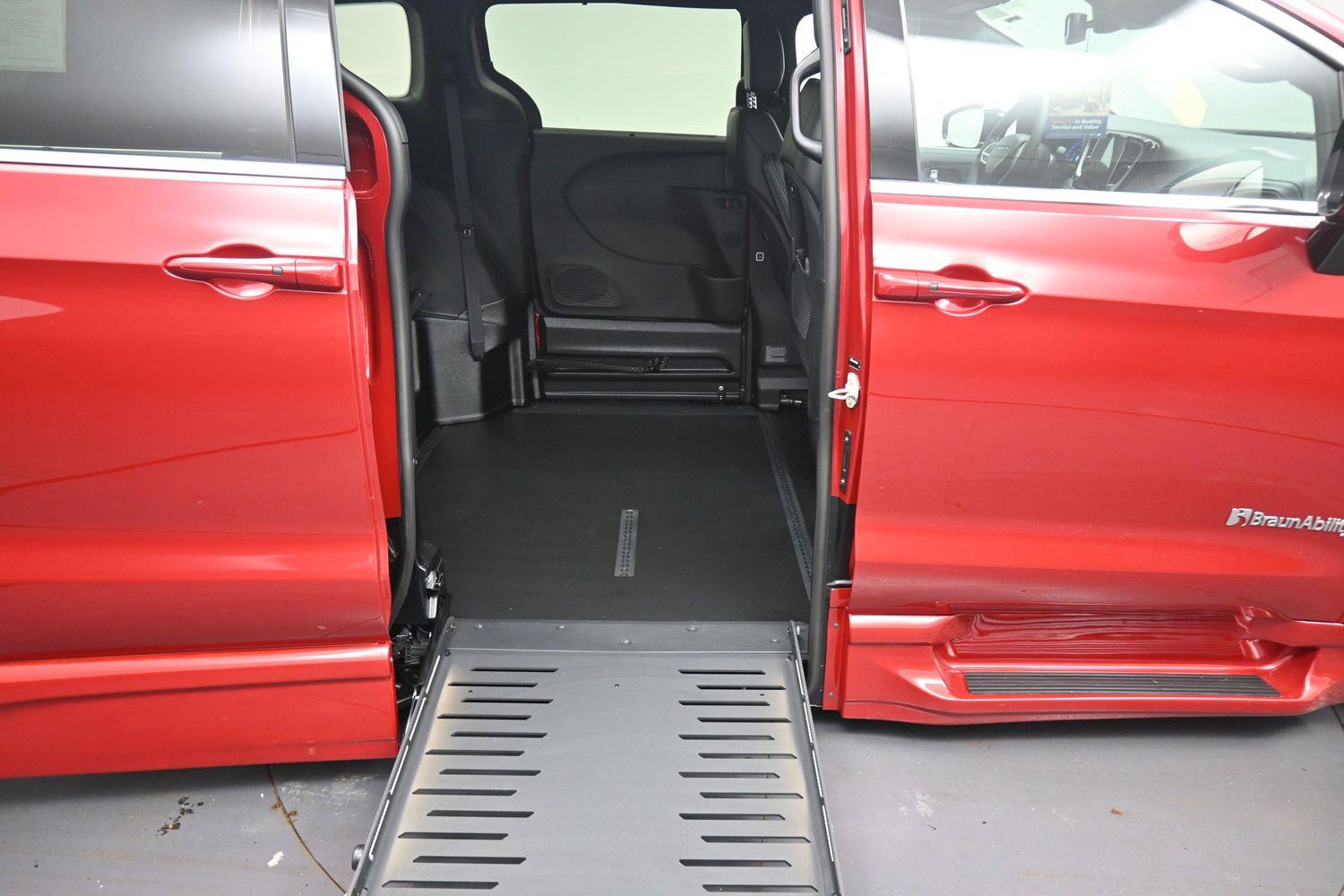 New 2027 Chrysler Pacifica Select