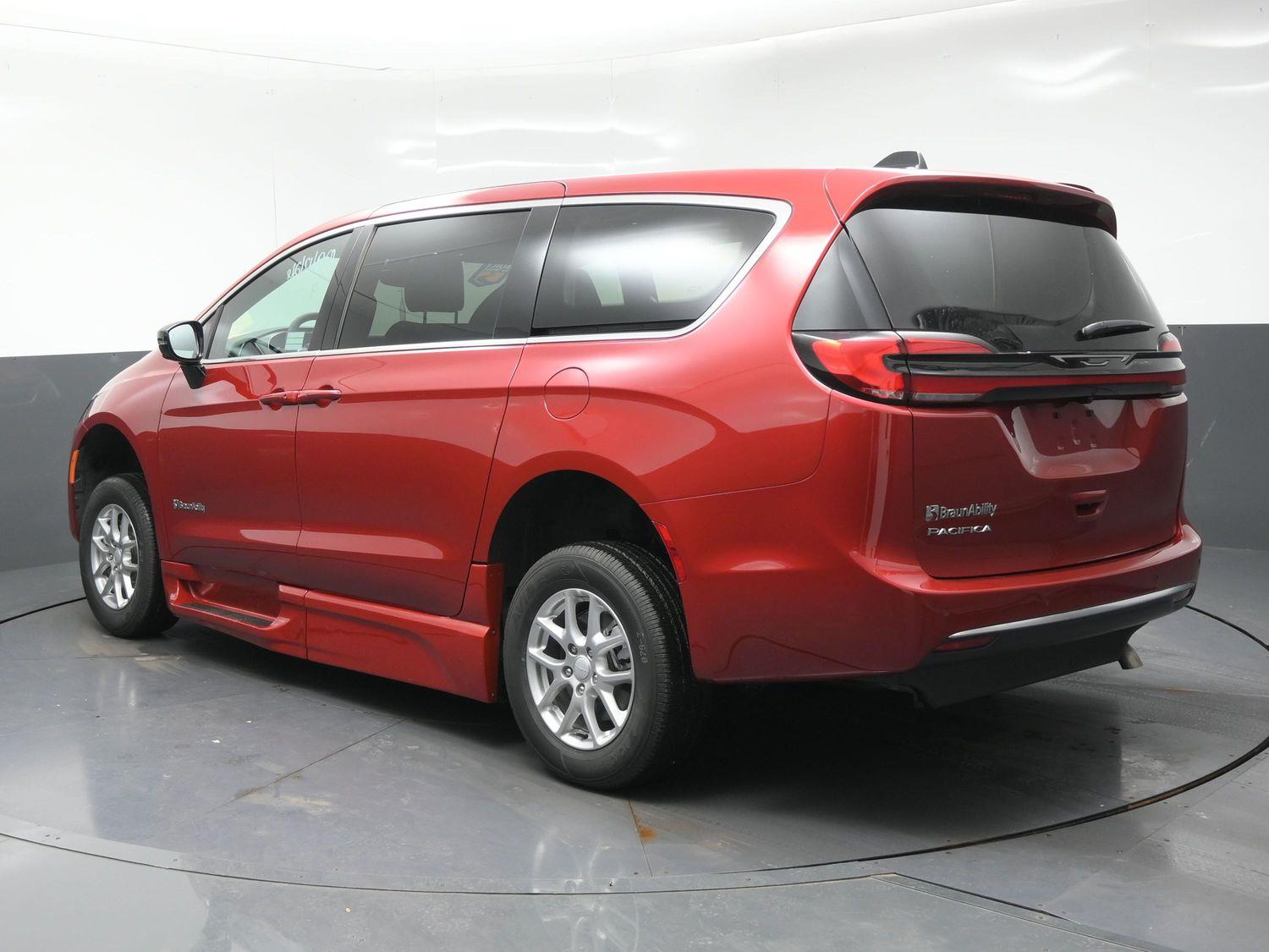 New 2027 Chrysler Pacifica Select