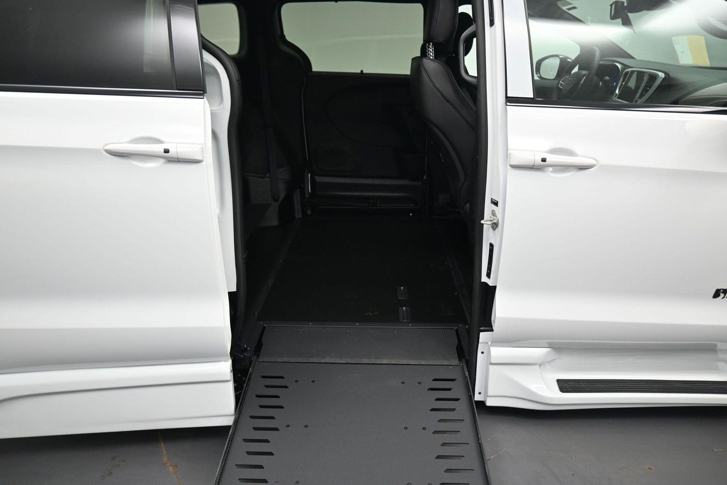 New 2027 Chrysler Pacifica Select
