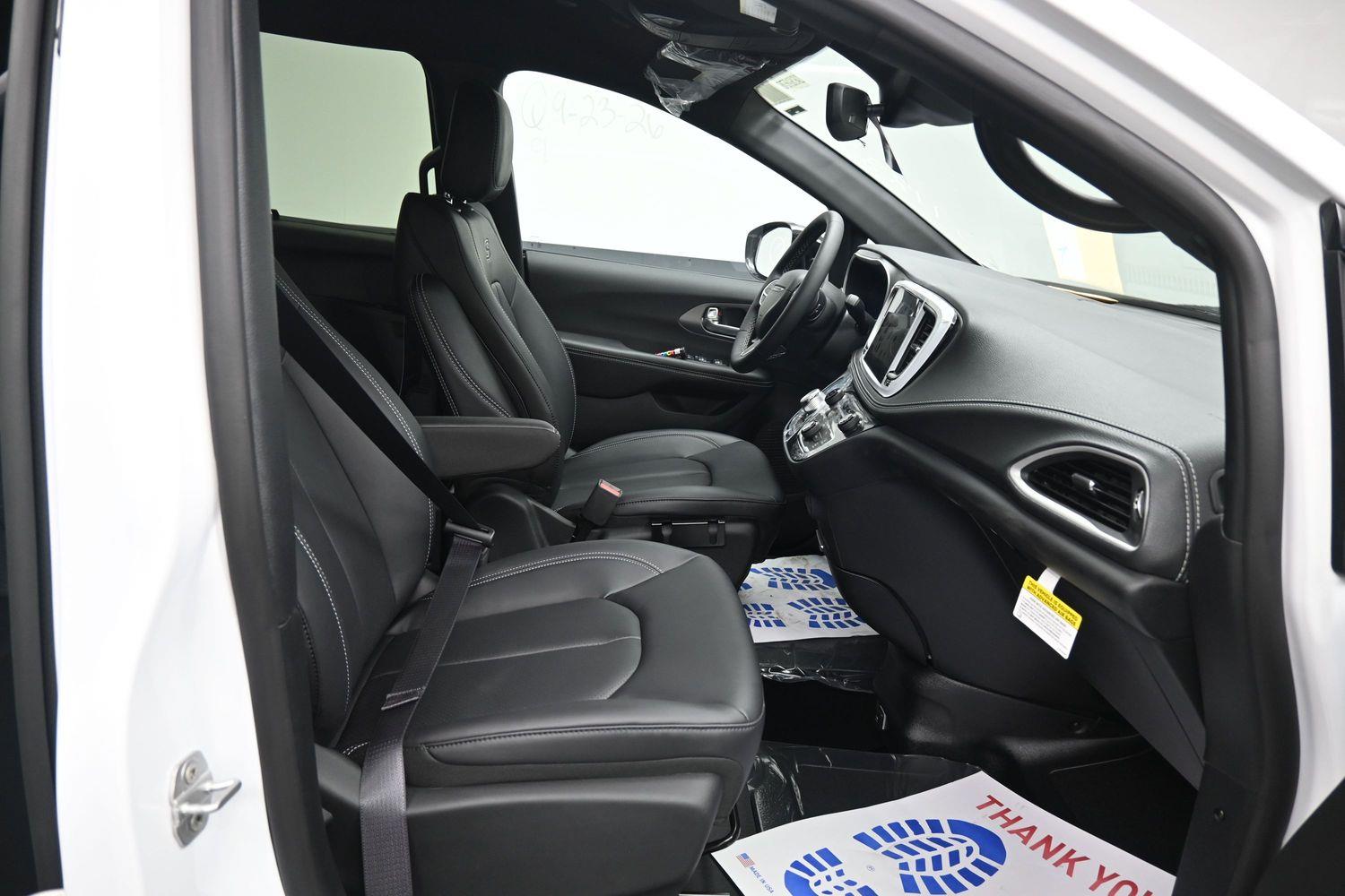 New 2027 Chrysler Pacifica Select