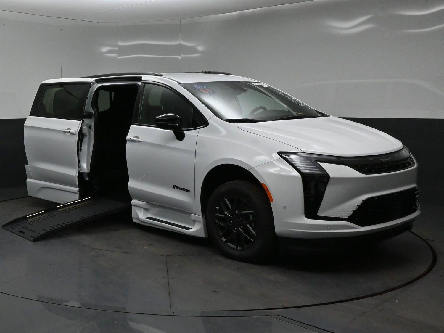 New 2027 Chrysler Pacifica Select