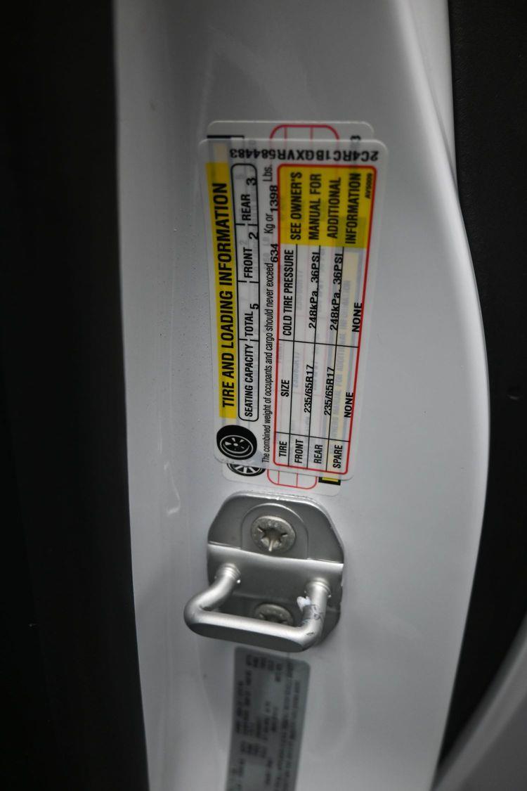 New 2027 Chrysler Pacifica Select