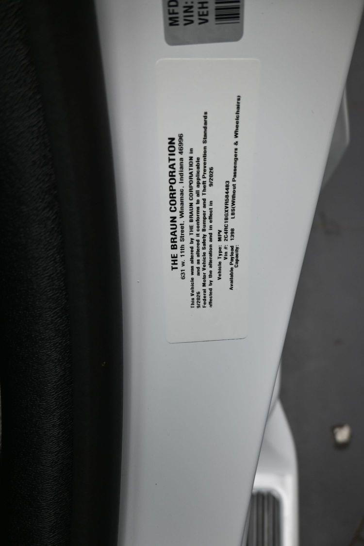 New 2027 Chrysler Pacifica Select