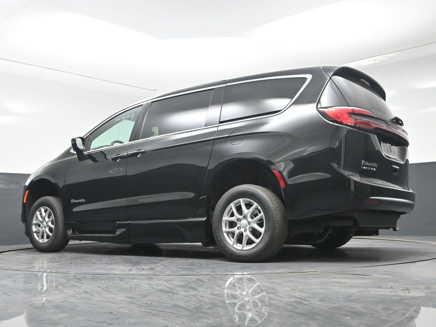 New 2027 Chrysler Pacifica Pacifica