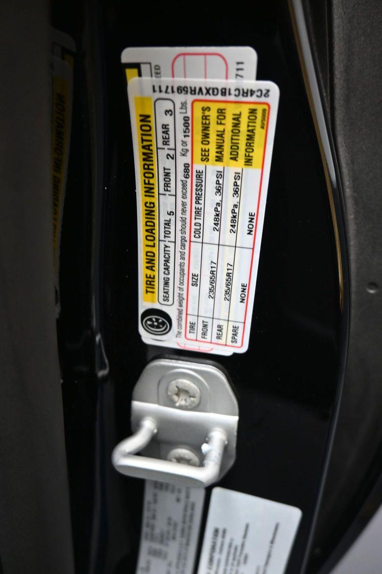 New 2027 Chrysler Pacifica Select