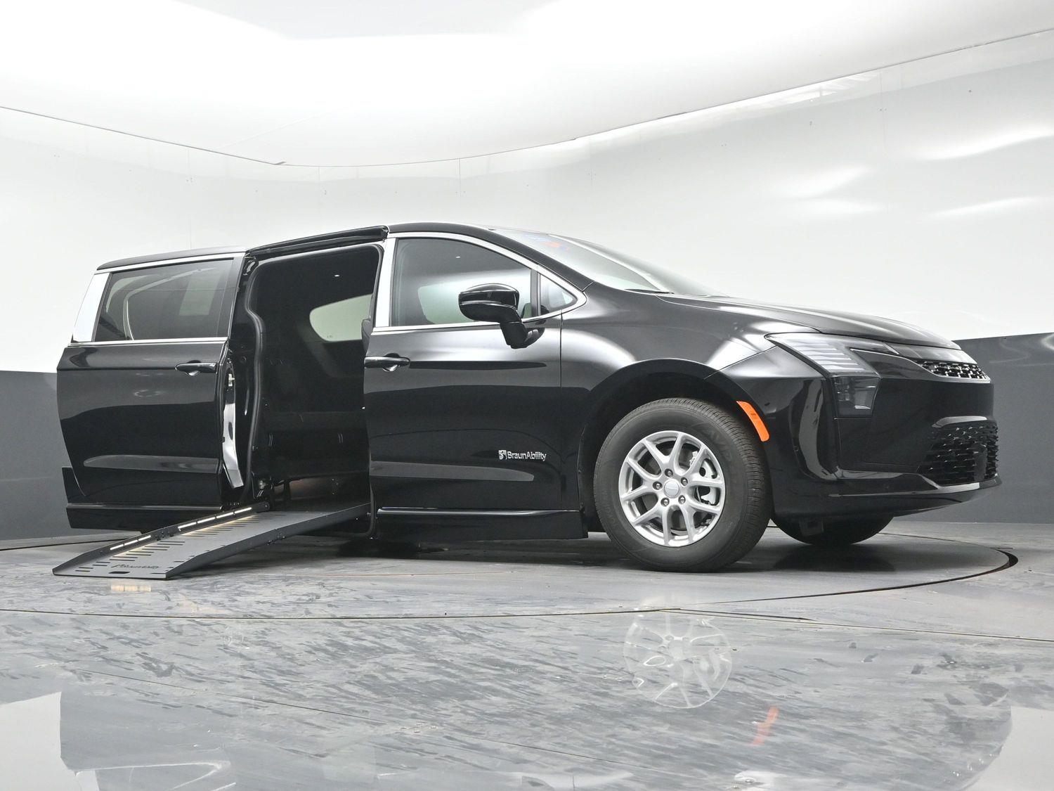 New 2027 Chrysler Pacifica Select