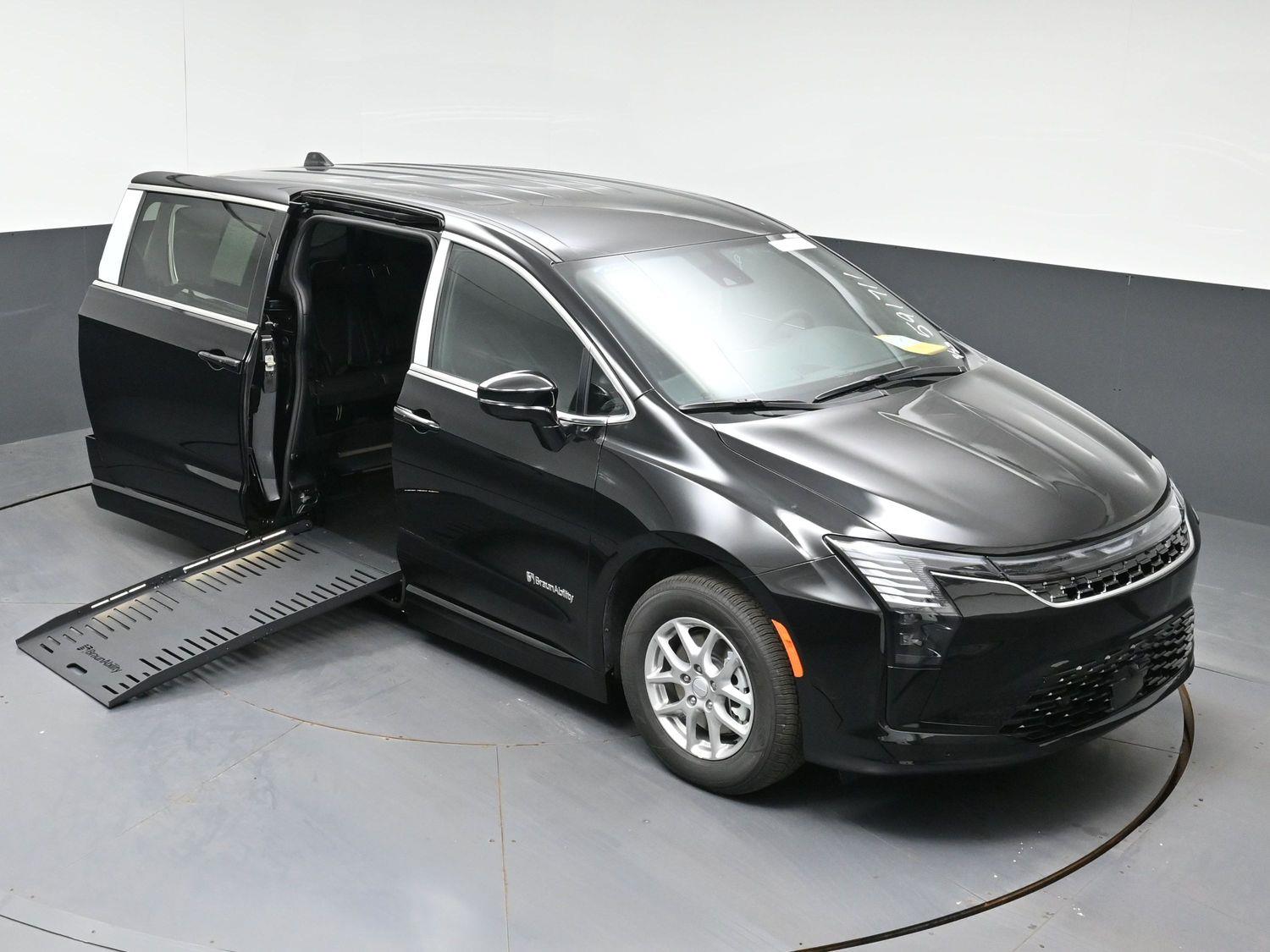 New 2027 Chrysler Pacifica Select