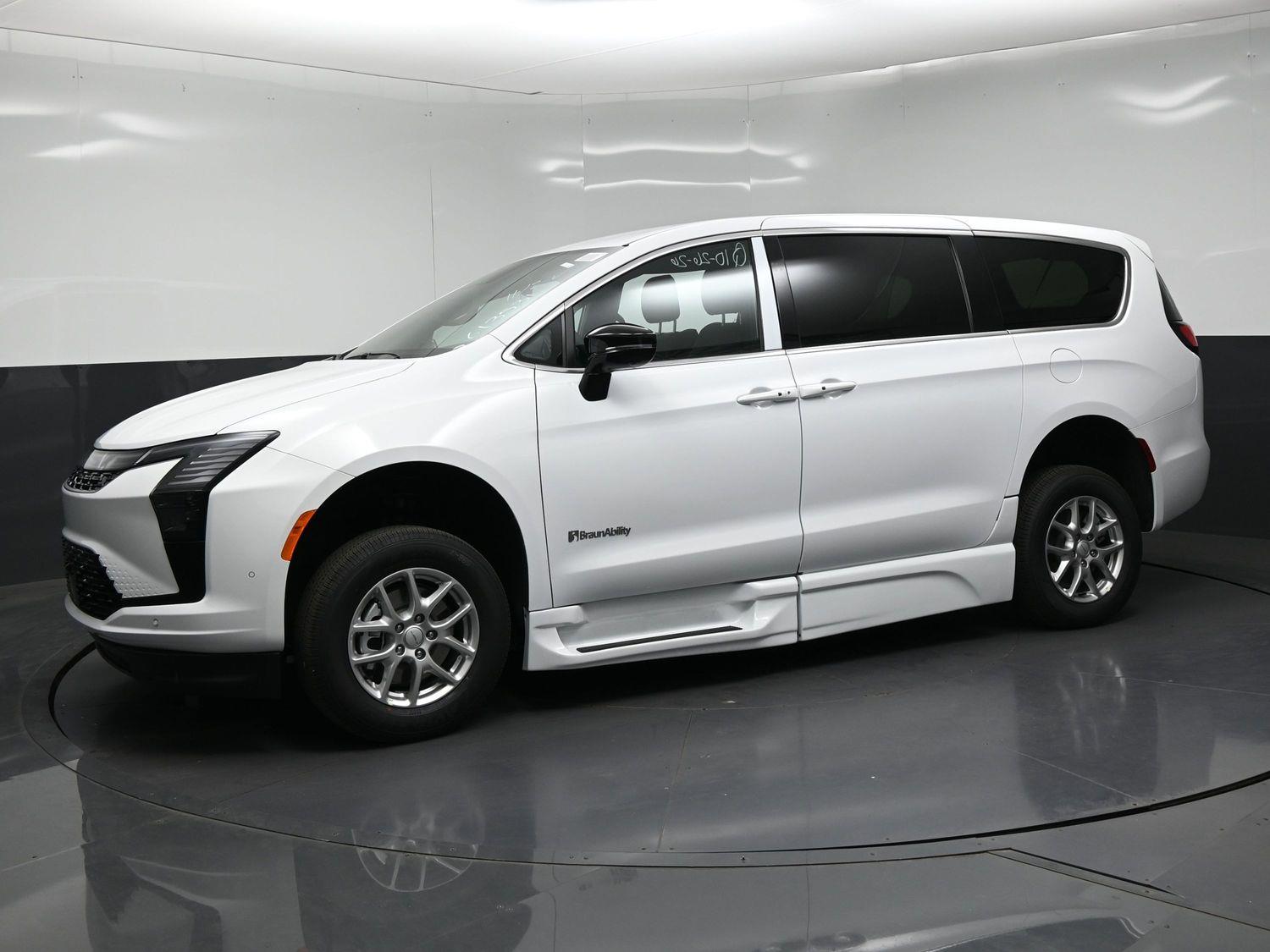 New 2027 Chrysler Pacifica Select