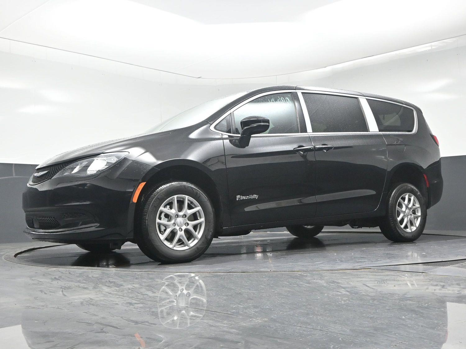 New 2027 Chrysler Pacifica LX