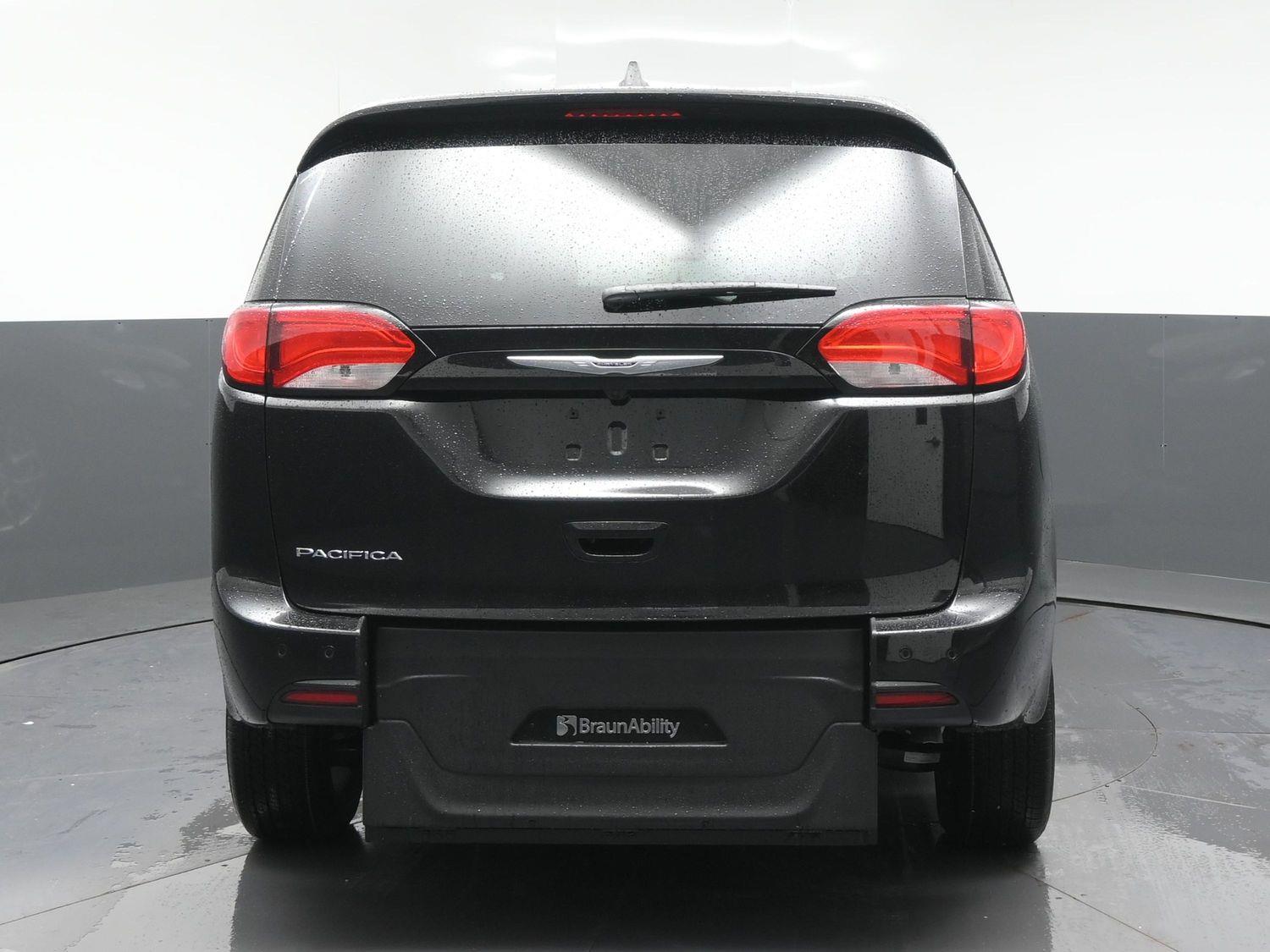 New 2027 Chrysler Pacifica LX