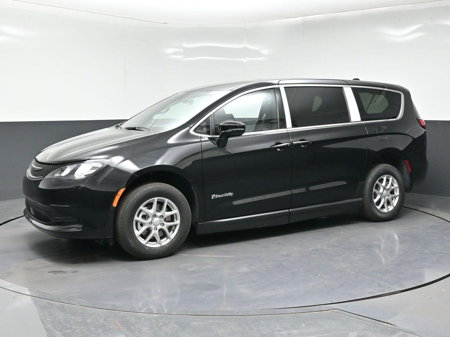 New 2027 Chrysler Pacifica LX