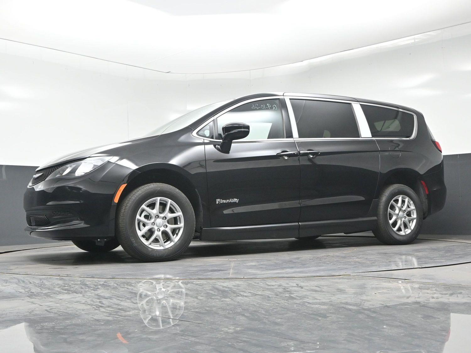 New 2027 Chrysler Pacifica LX