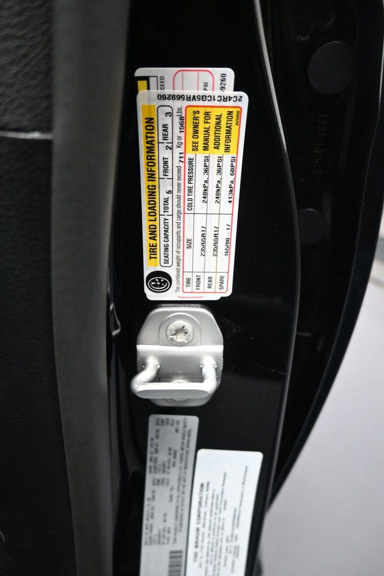 New 2027 Chrysler Pacifica LX