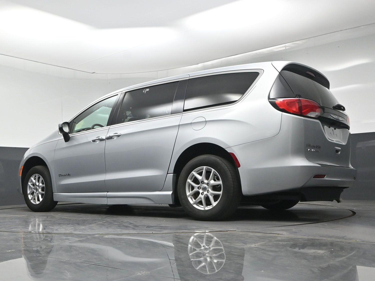 Certified Pre-Owned 2023 Chrysler Voyager Voyager