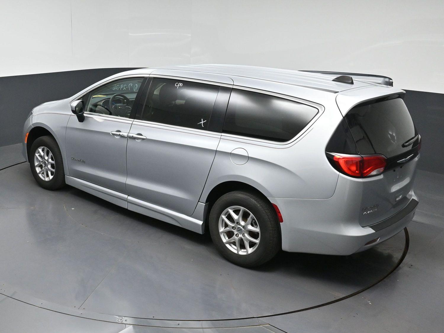 Certified Pre-Owned 2023 Chrysler Voyager Voyager