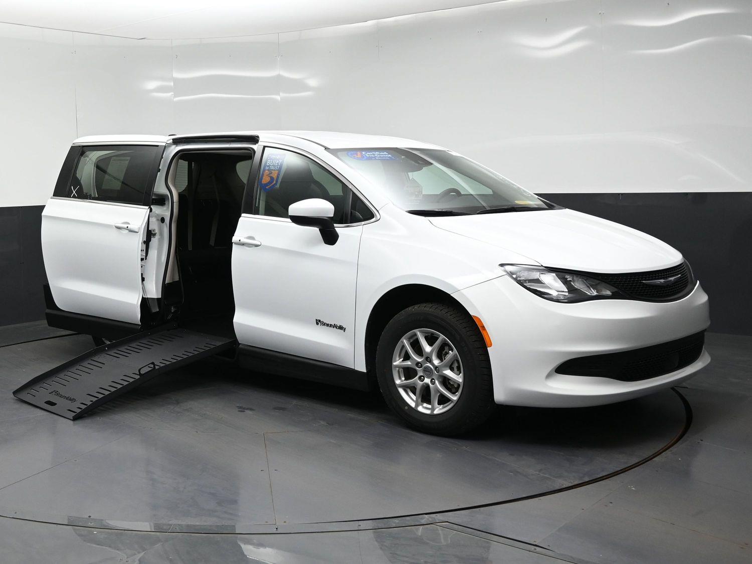 Certified Pre-Owned 2023 Chrysler Voyager LX