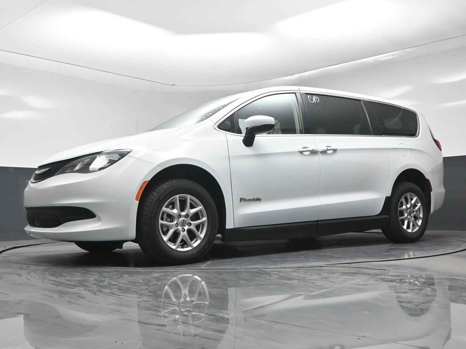 Certified Pre-Owned 2023 Chrysler Voyager LX