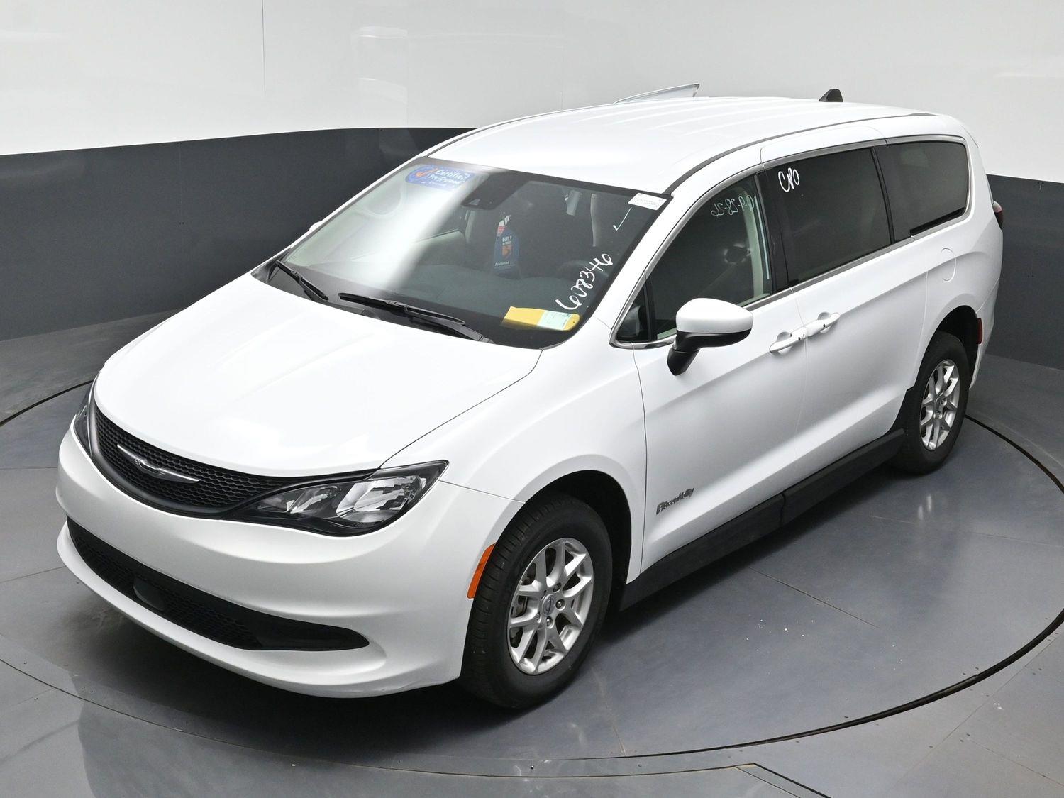 Certified Pre-Owned 2023 Chrysler Voyager LX