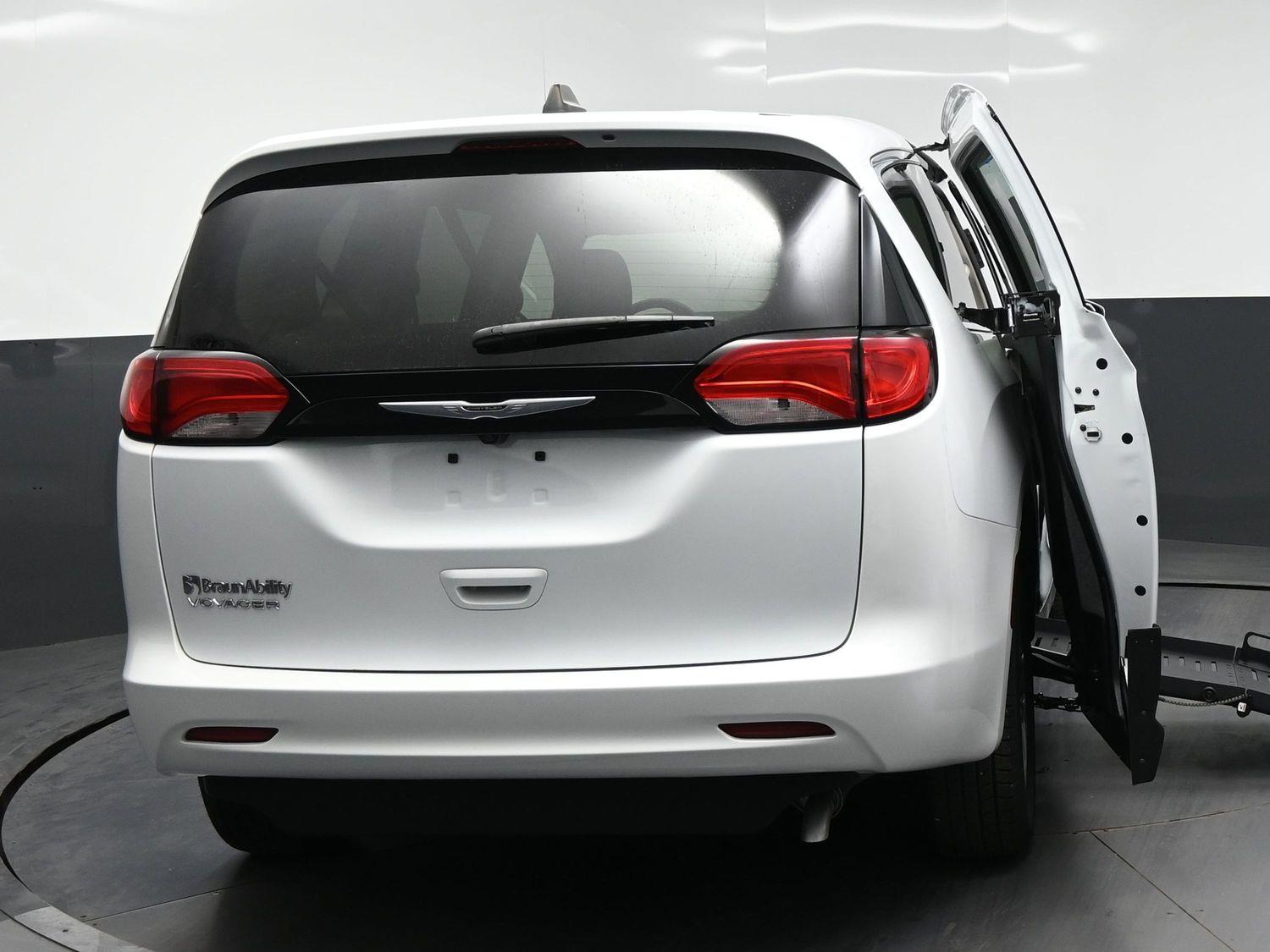 Certified Pre-Owned 2023 Chrysler Voyager LX