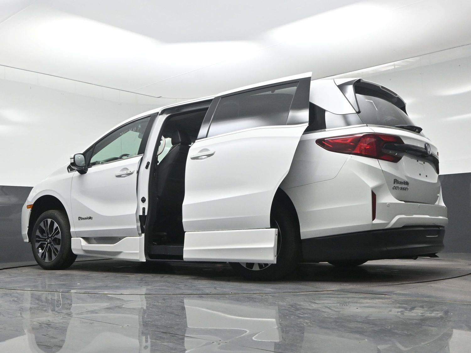 New 2026 Honda Odyssey Touring Elite