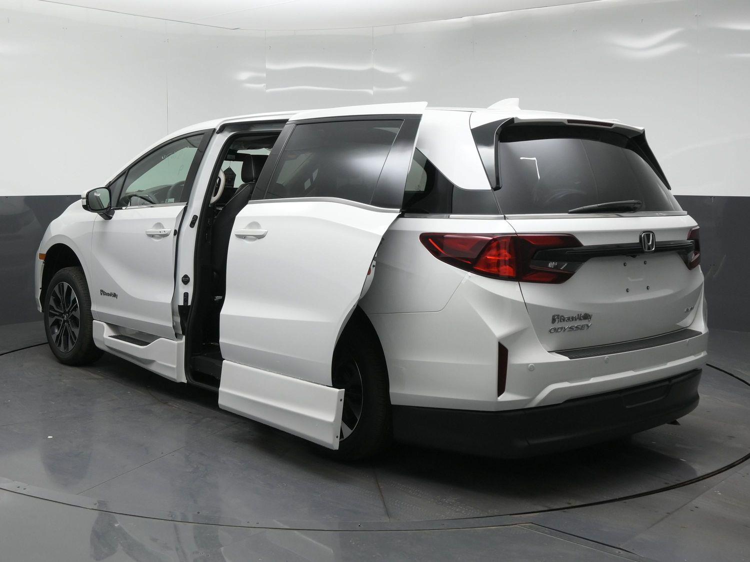 New 2026 Honda Odyssey Touring Elite