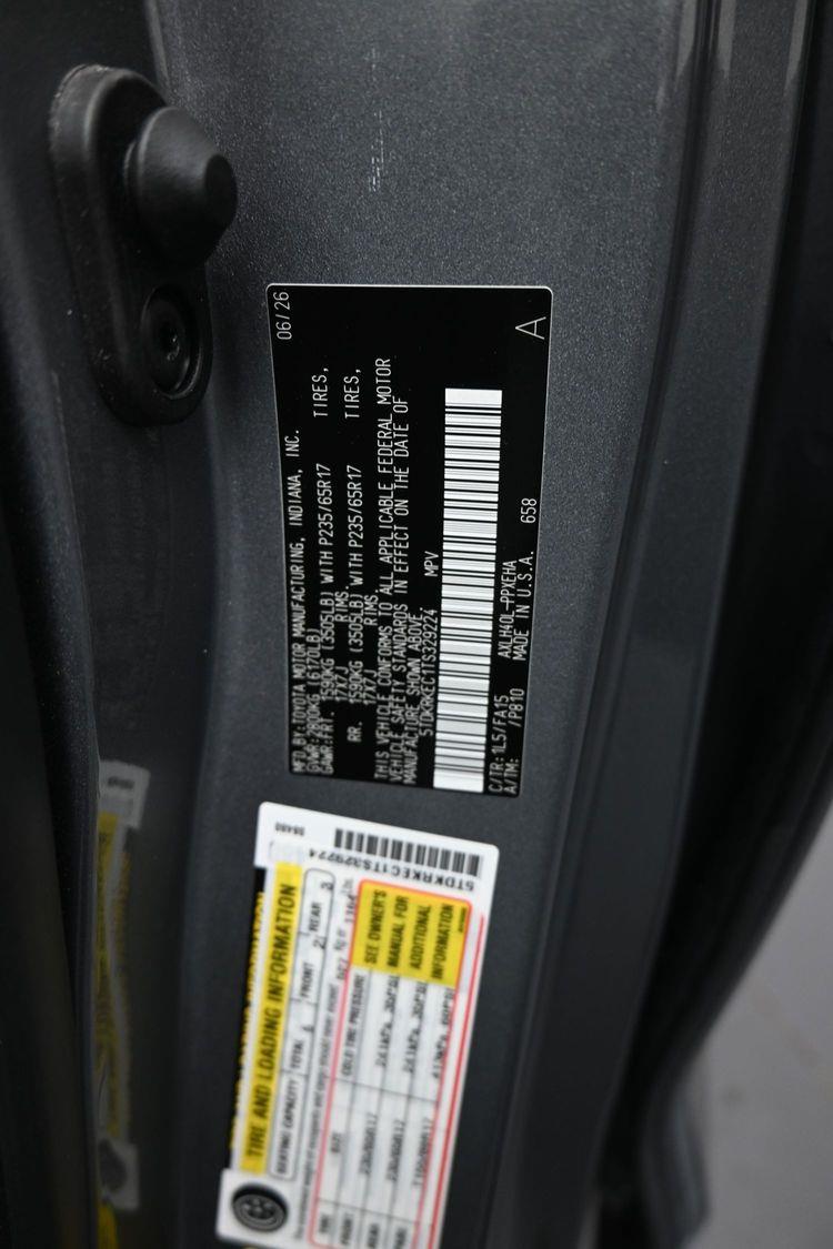 New 2026 Toyota Sienna LE