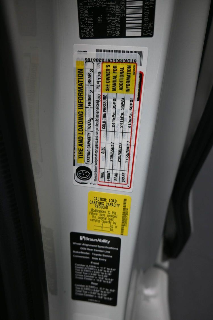 New 2026 Toyota Sienna LE