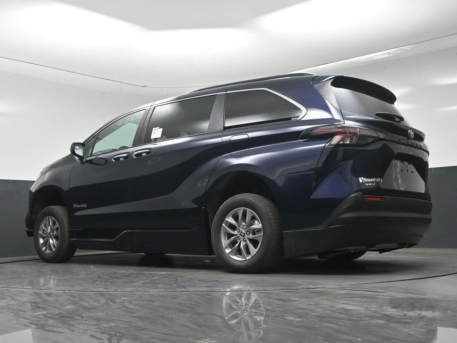 New 2026 Toyota Sienna XLE