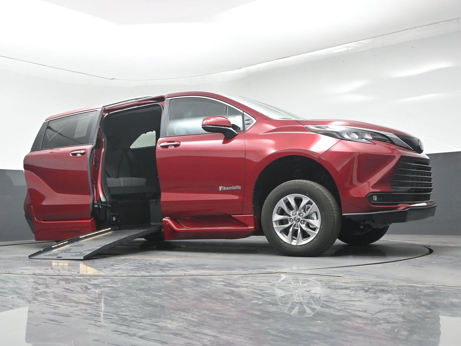 New 2026 Toyota Sienna XLE