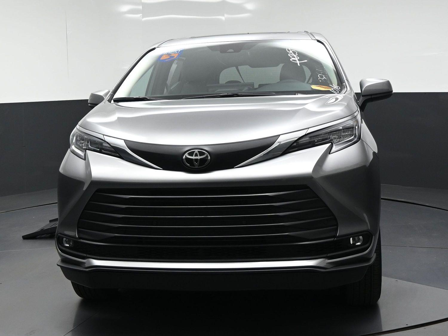 New 2026 Toyota Sienna XLE