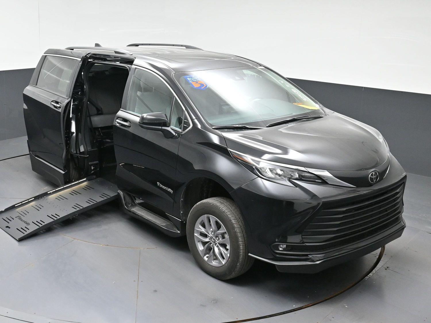 New 2026 Toyota Sienna XLE