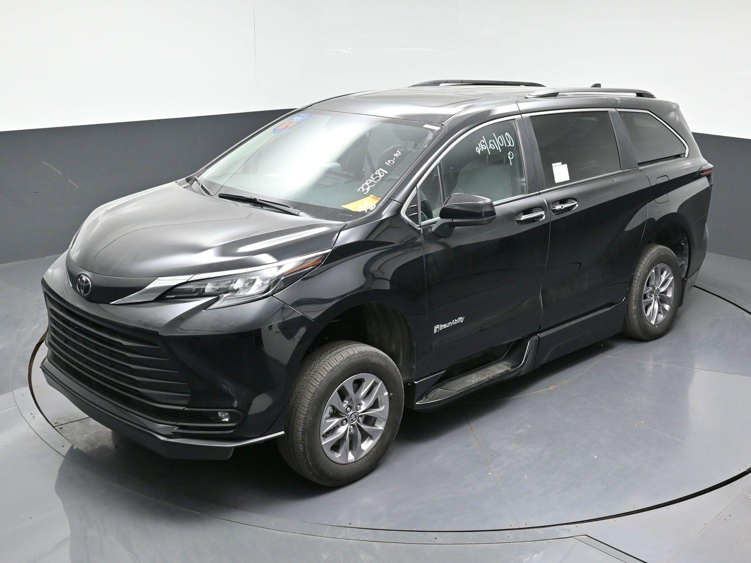 New 2026 Toyota Sienna XLE