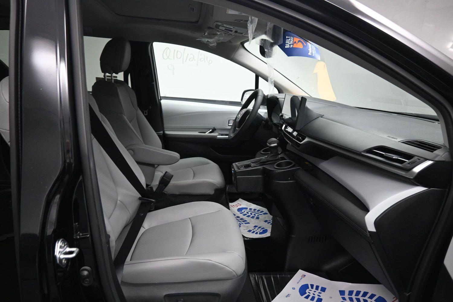 New 2026 Toyota Sienna XLE