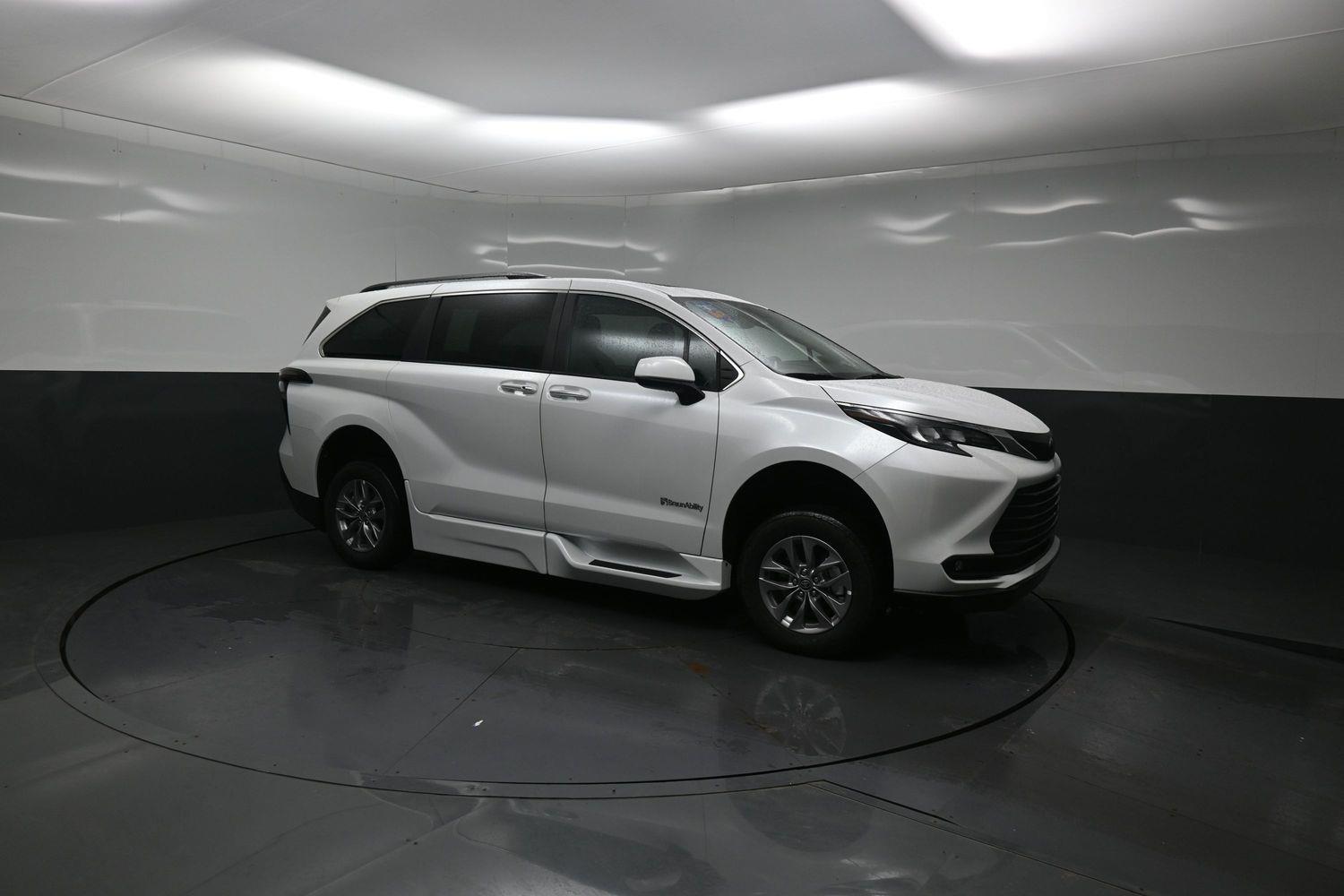 New 2026 Toyota Sienna XLE